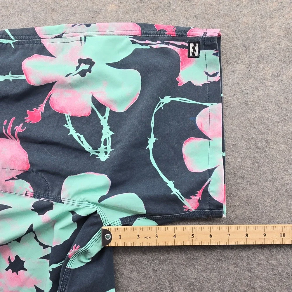 Billabong Mens Large Hybrid Board Shorts Floral Barbed Wire Gray Pink Mint Green